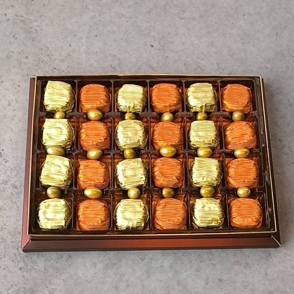 YALDIZLI ÇİÇEK BATON BÜTÜN ANTEP FISTIKLI HEDİYELİK ÇİKOLATA