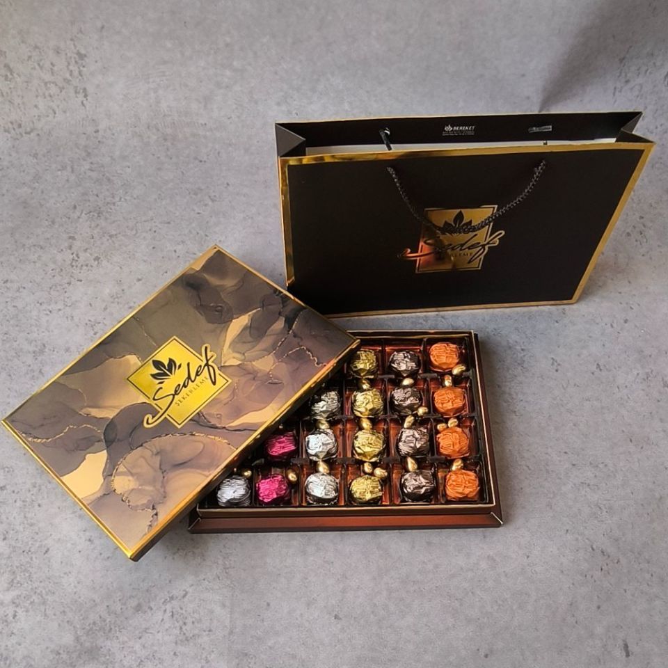 YALDIZLI KRİSTAL BÜTÜN FINDIKLI VE DRAJE